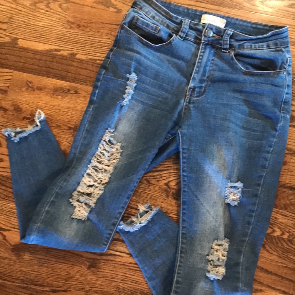 BAMBOO Distressed Skinny Jeans Raw Hem